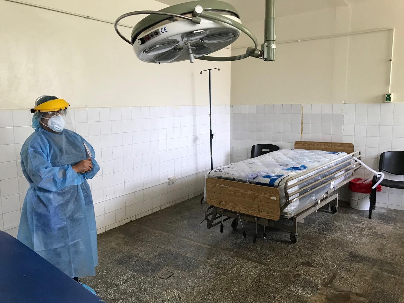 Para mediados de junio de 2021, la ocupación en el Hospital San Juan de Dios, de Ciudad de Guatemala, era de más del 150 %. La red está colapsada por covid-19, y el Ministerio de Salud decidió restringir por tiempo indefinido las cirugías electivas en todo el país.
