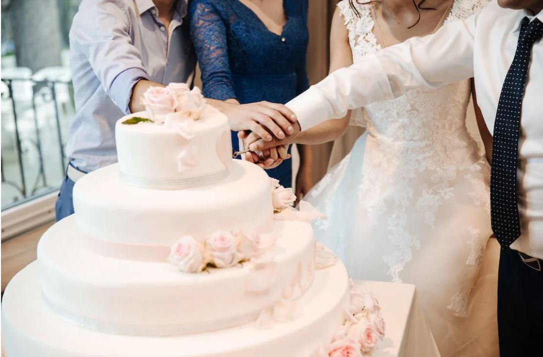 how to make a wedding cake