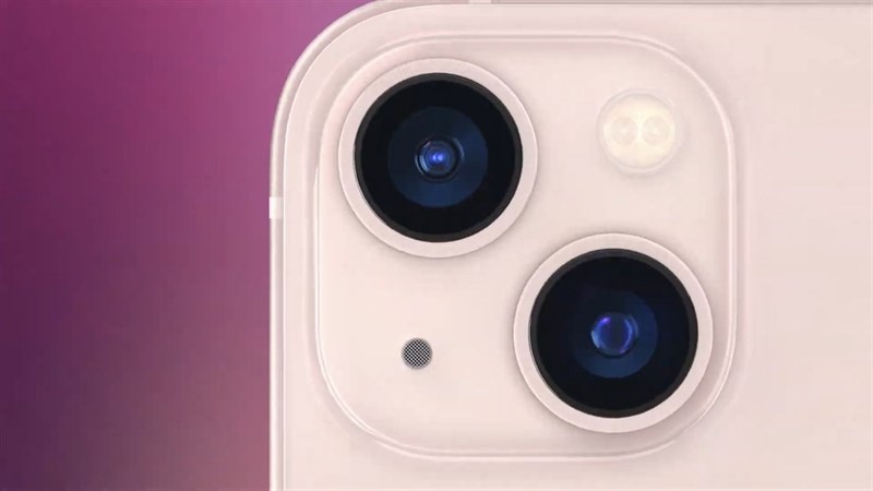 Cả iPhone 12 và iPhone 13 đều có cụm 2 camera.