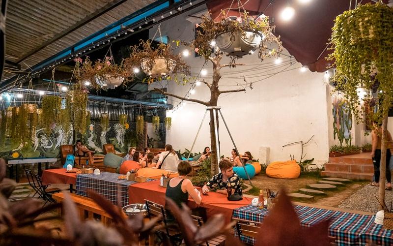 Khung cảnh Secret Garden về đêm