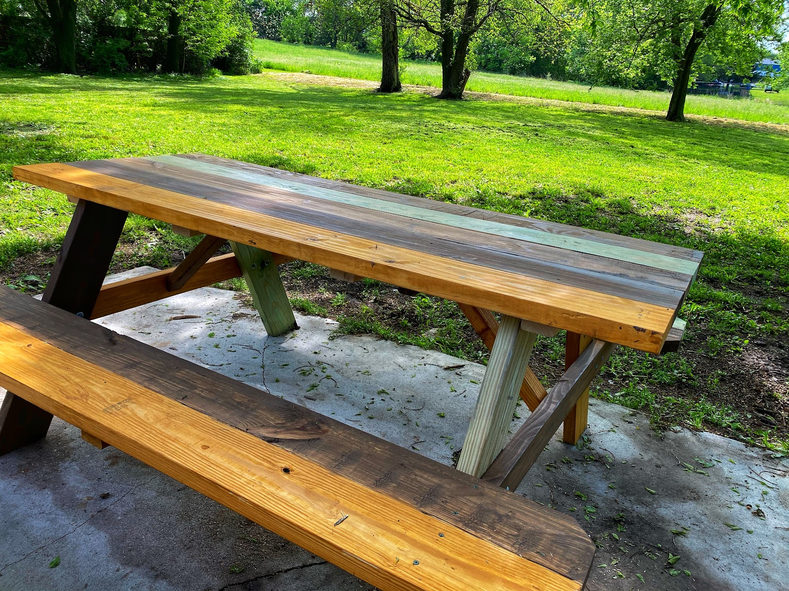 Easy DIY Stained Picnic Table | The Random Renaissance Gal