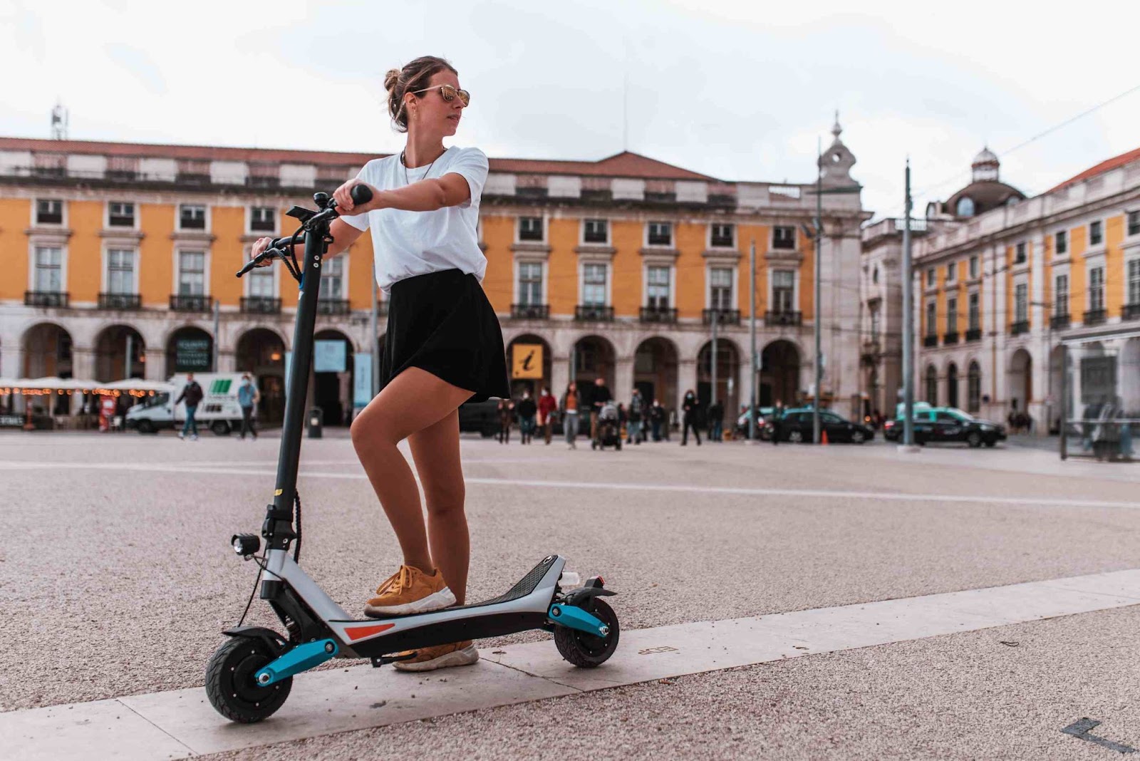 Varla long range electric scooter