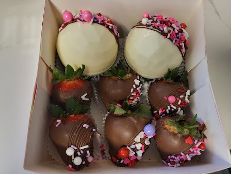 This date night box has two chocolate bombs and six strawberries $20