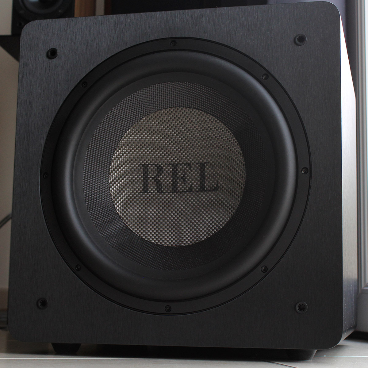Rel Acoustics HT/1205 review: a subwoofer designed for home theaters and  gaming - Son-Vidéo.com: blog