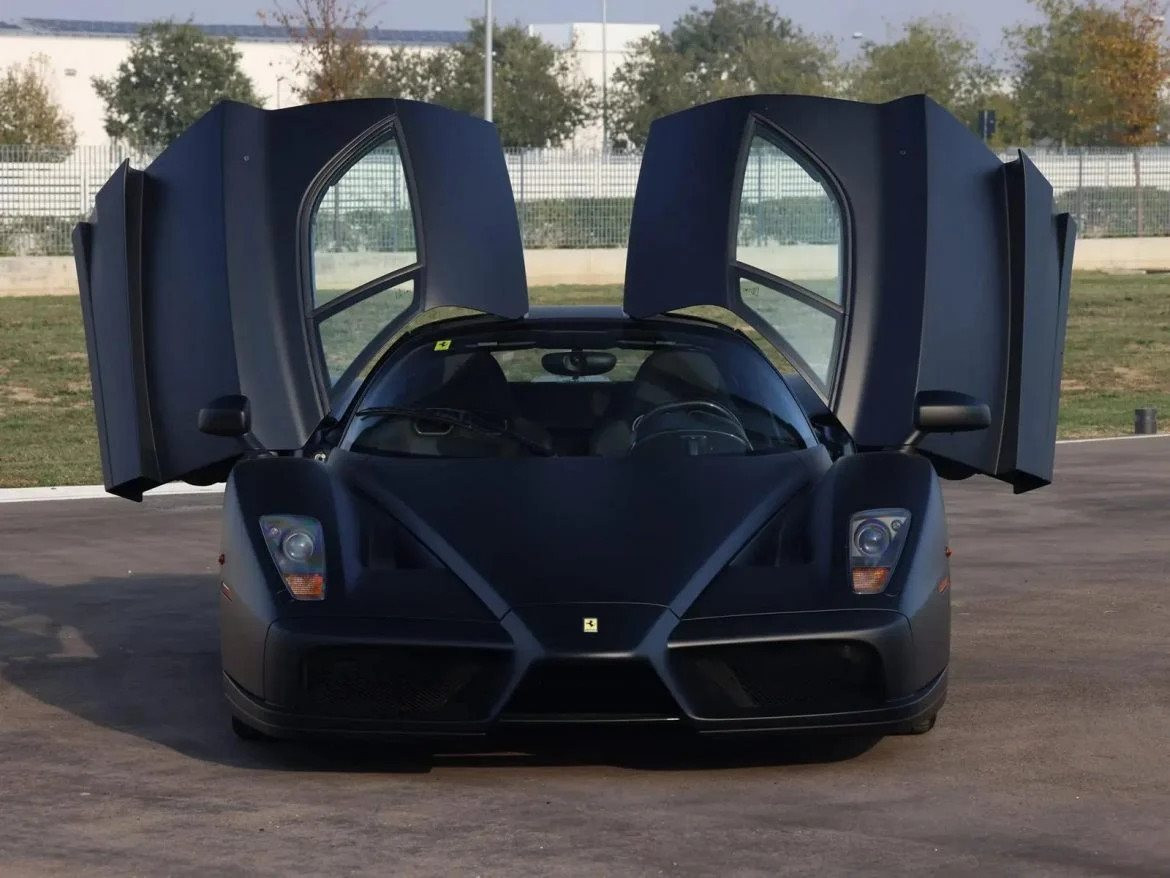 Xe Ferrari 5 triệu USD có một không hai, được thiết kế dành riêng cho thành viên hoàng gia: Chỉ ai may mắn mới nhìn thấy xe lăn bánh - Ảnh 2.
