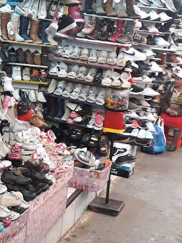 Opiniones de Calzado Local 335 en Quito - Zapatería