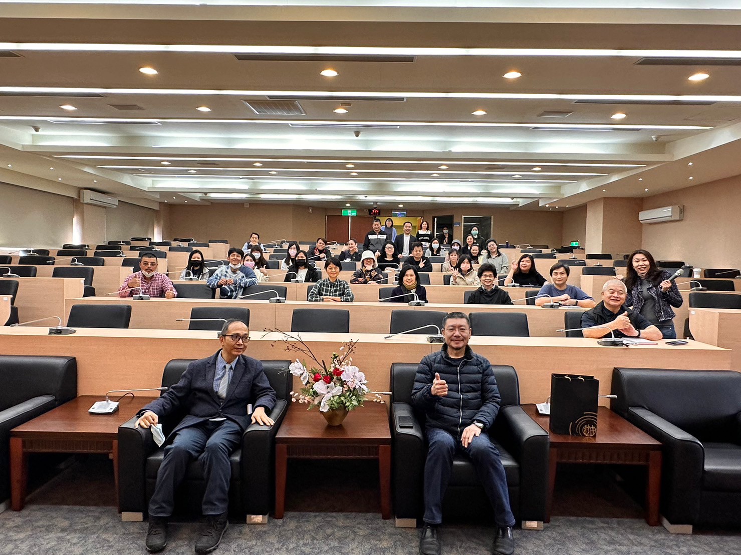 圖三：全體合影