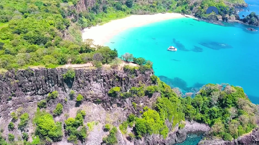 Baía do Sancho em Fernando de Noronha é uma das praias mais linas do mundo