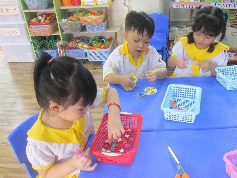 Trẻ hồn nhiên, vui tươi, mạnh dạn, tự tin