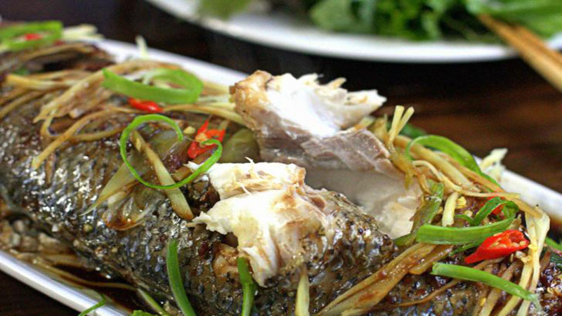 Hấp hành giúp giữ nguyên vị ngọt của thịt cá