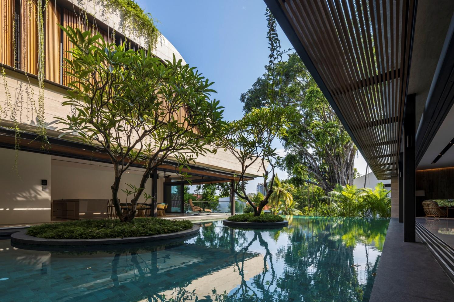 Water Garden House Design with Panoramic Windows