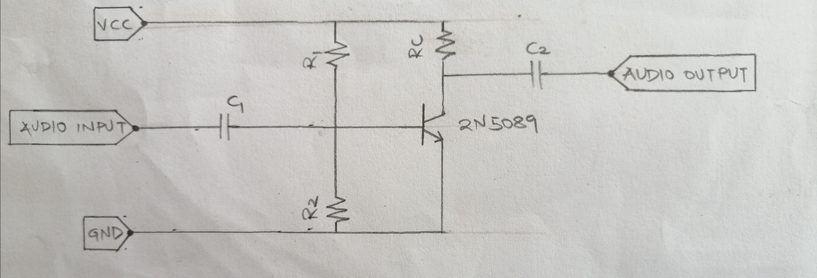 A 2N5089 transistor circuit when it works in an amplification application