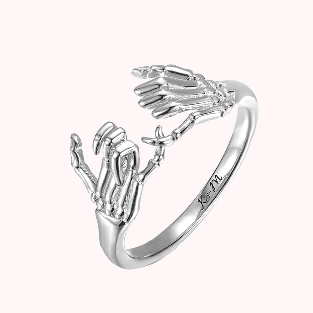 bague en argent Je le jure, promesse avec initiales gravées sur la face intérieure de l’anneau.