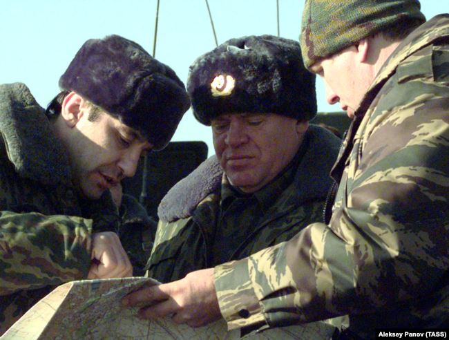 Бислан Гантамиров и генерал-полковник Виктор Казанцев (слева направо)