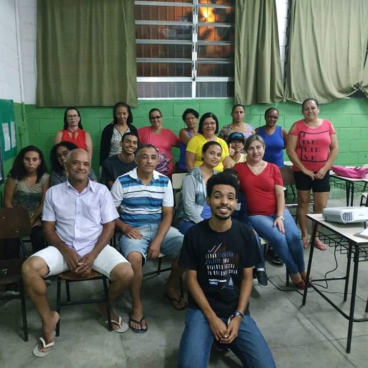 Isaac com a turma da EJA em São Vicente (SP)