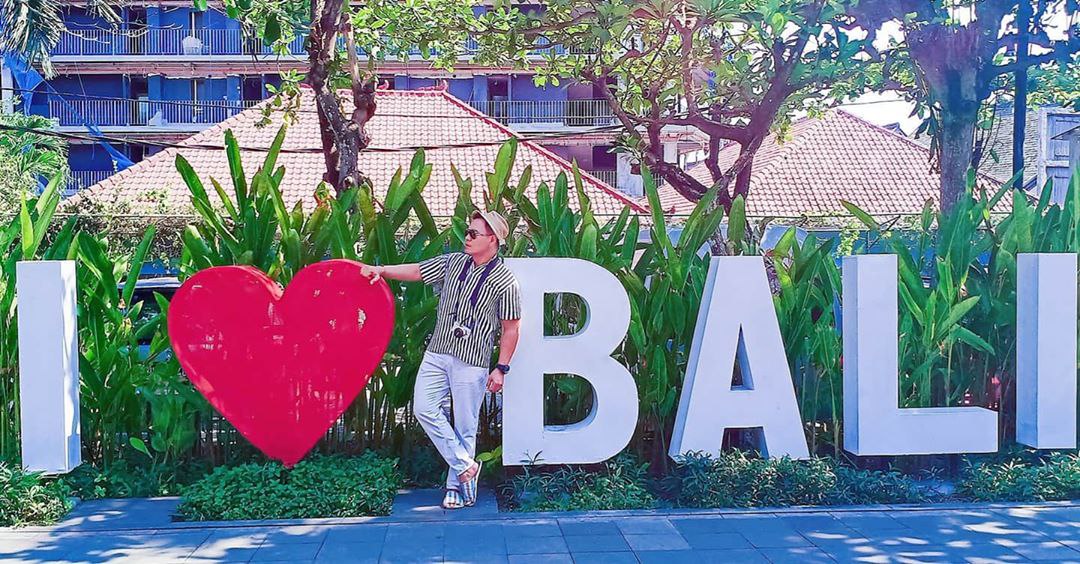 Just opposite Seminyak Village is Seminyak Square, another shopping district