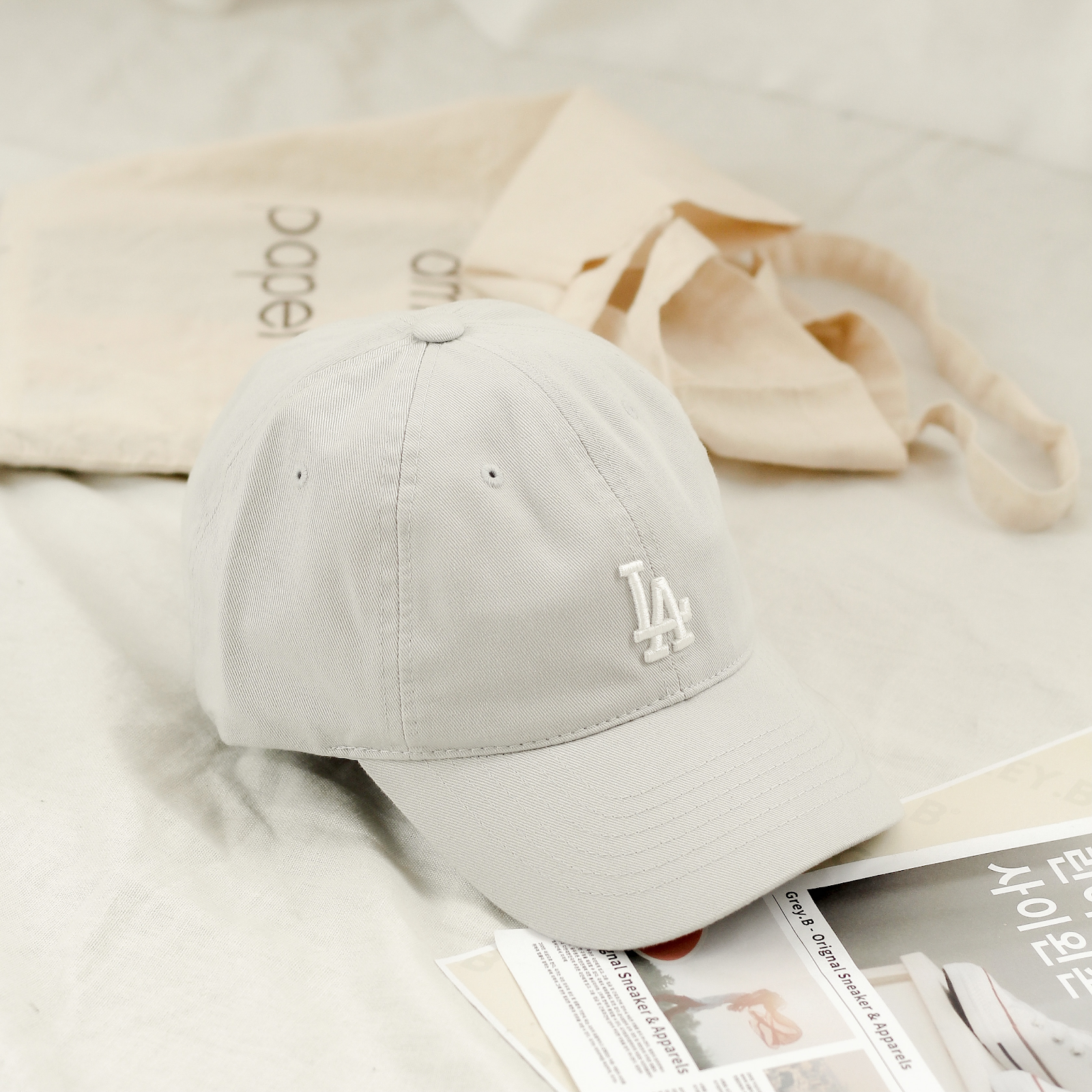Baseball cap- phụ kiện không thể thiếu của phong cách thời trang giới trẻ