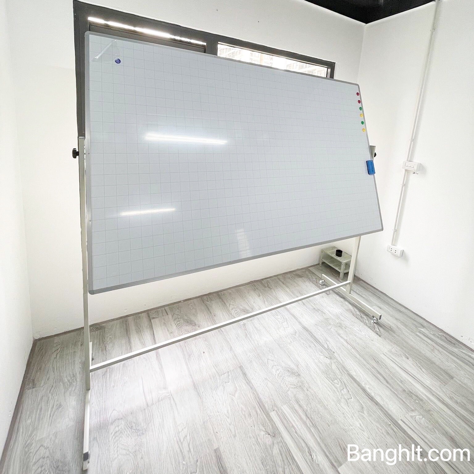 Ưu đãi cực lớn khi mua bảng từ trắng treo tường tại Bảng HLT