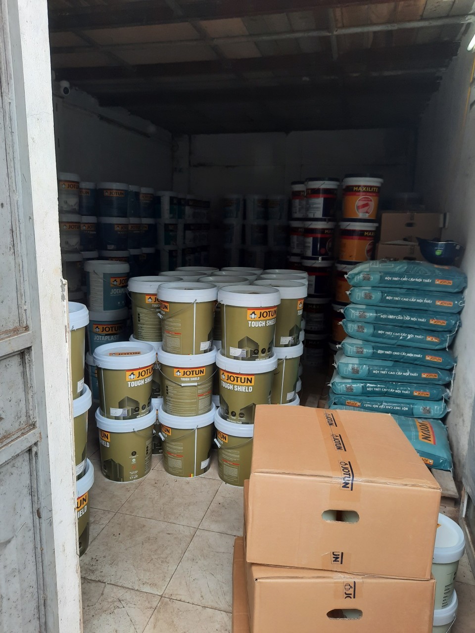 Những hình thức tuồn sơn giả ra thị trường
