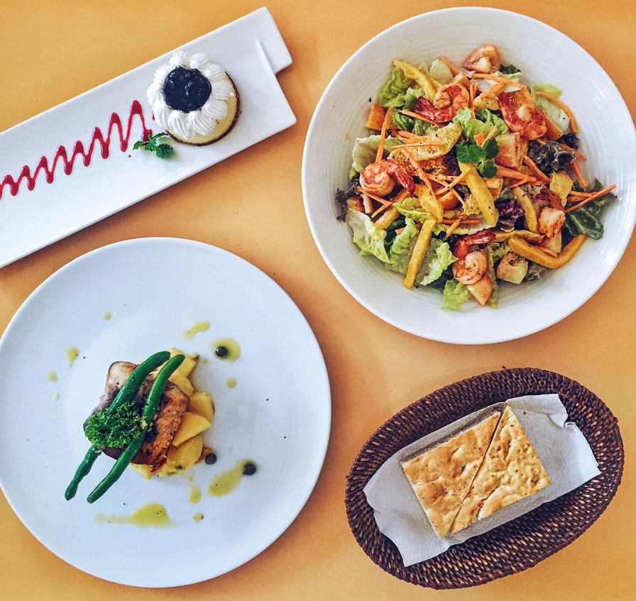 Lemoni Cafe & Restaurant Boracay