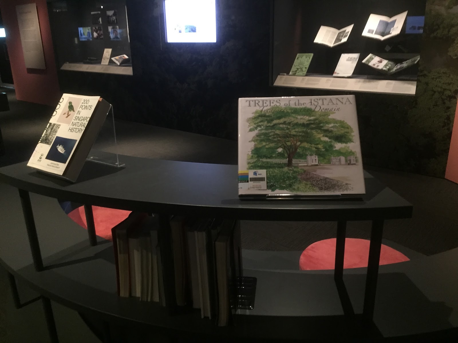 Pick up a book about natural history at the exhibition’s reading corner! Pick up a book about natural history at the exhibition’s reading corner!