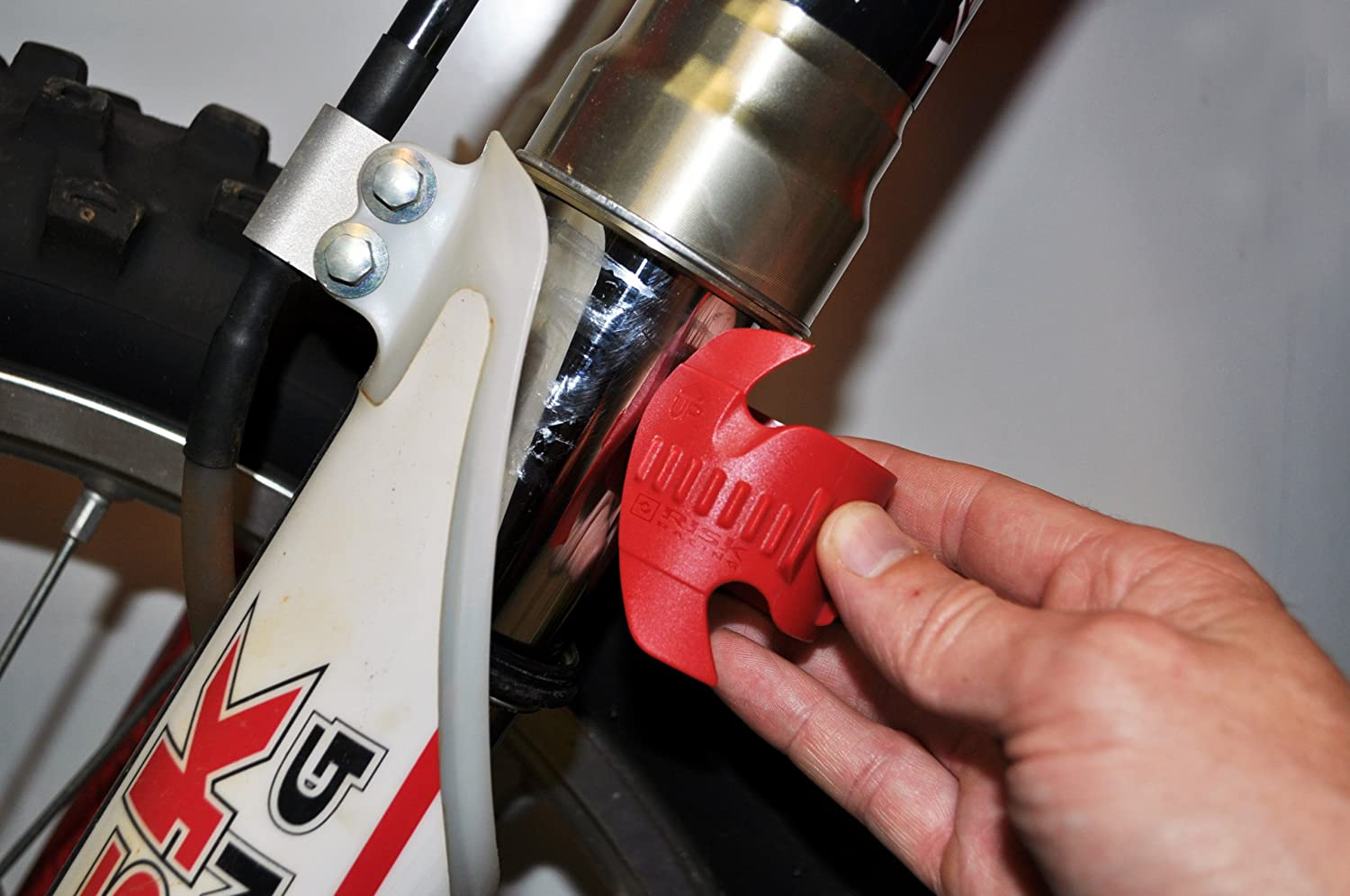 4 Simple Solutions If Your MTB Fork Leaking Oil!