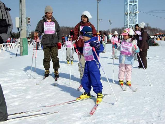⑤初めての人でも、歩くスキーが楽しめる！「バーサーロペットジャパン」