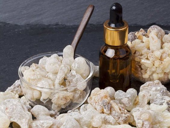 Mixing Frankincense with Coconut Oil