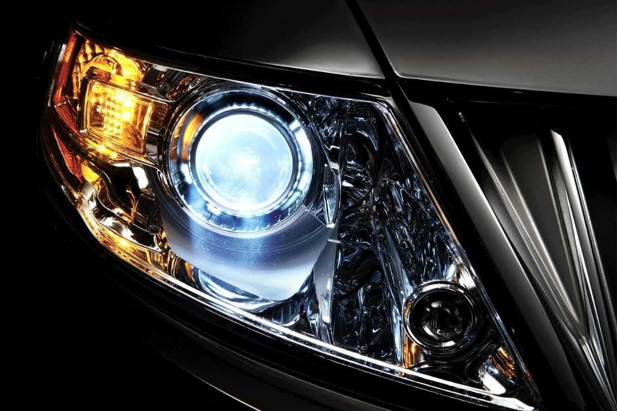 Considering that HID or high-intensity discharging headlight fixtures use less electricity, there are 2 key reasons why you should consider changing from halogens to HIDs. They are: