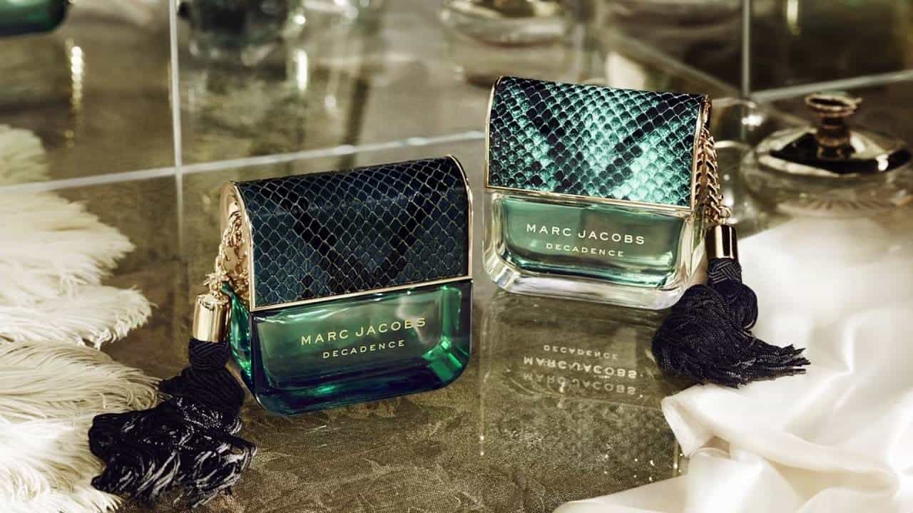 Dầu thơm Marc Jacobs Decadence có thiết kế túi xách màu xanh lục bảo rất đặc biệt
