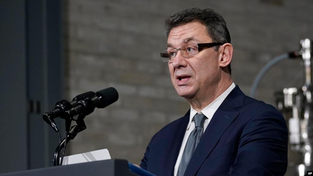 Tổng giám đốc Pfizer Albert Bourla.