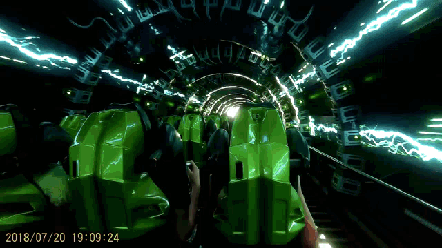 The Incredible Hulk coaster sends you spinning upside down!