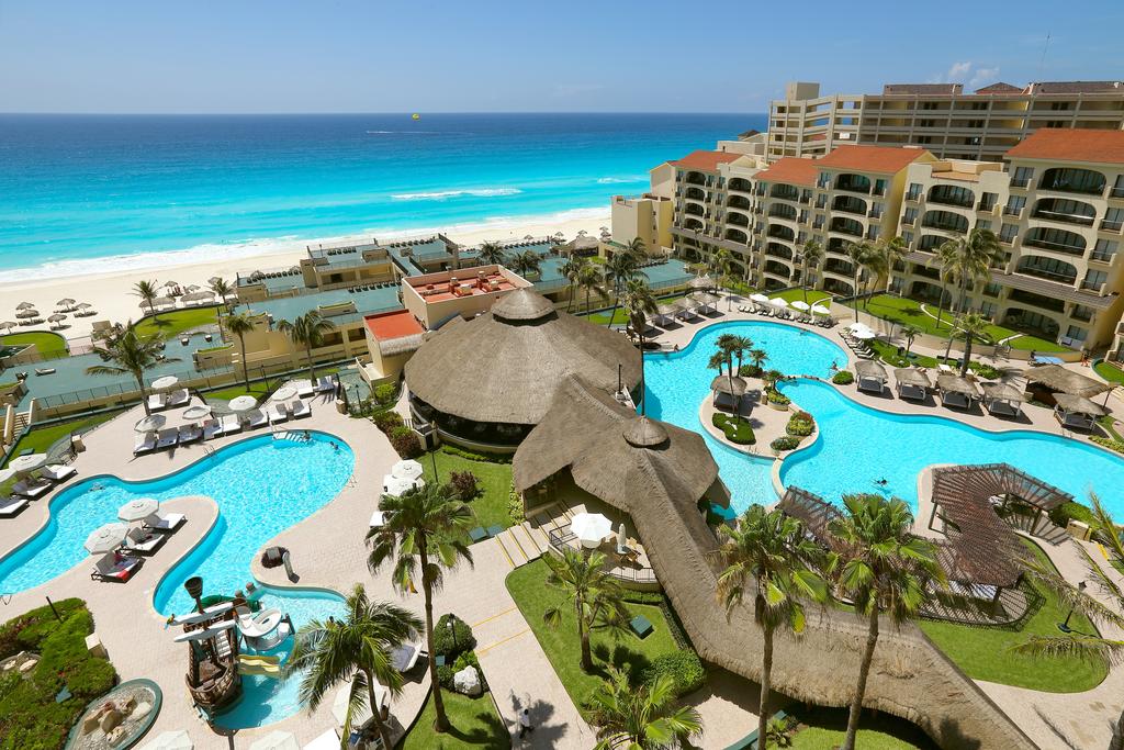 Hotel Emporio Cancún 01