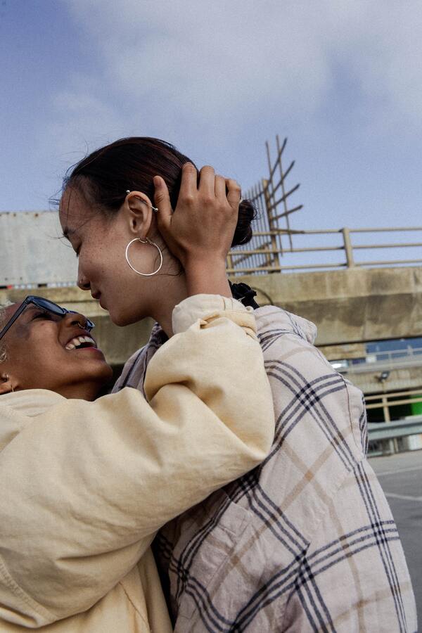 casal se beijando