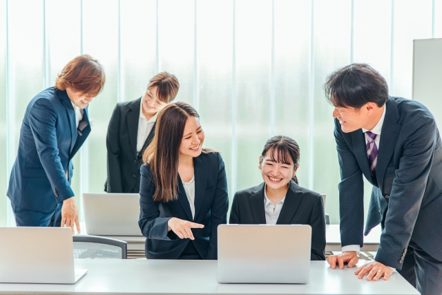 Người Nhật có xu hướng tập trung vào sự hợp tác và có kỷ luật cao khi làm việc.