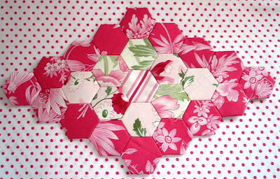 hexagon flower block tutorial grandmothers flower garden quilts