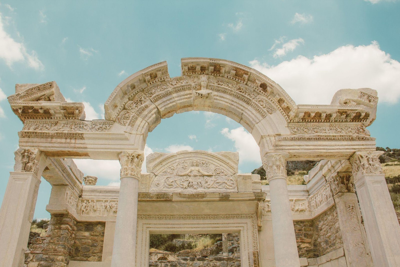 Discovering the Wonders of Ephesus - A Journey Through an Ancient City 1