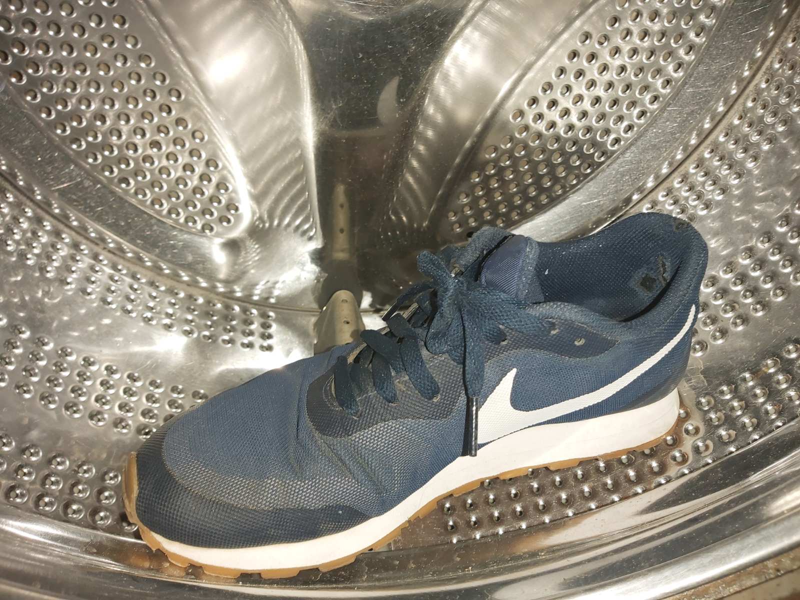 как стирать кроссовки в стиральной машине