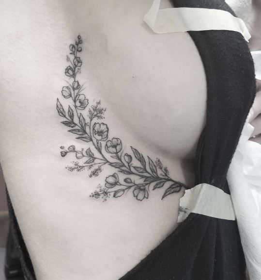ลายสักไม้เลื้อยหน้าอก 09