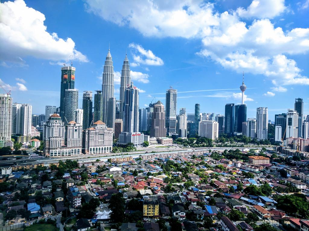 Сколько сейчас в малайзии. Куала Лумпур Skyline. Kuala Lumpur, Малайзия. Куала Лумпур информация. Куала Лумпур сверху.
