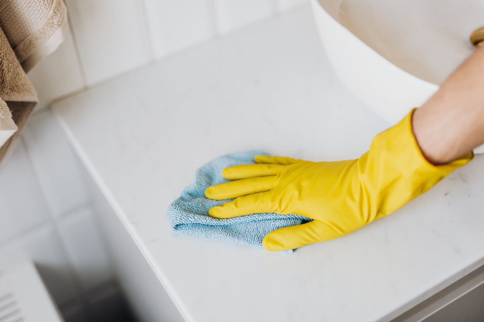 Ditch the Dirt: A Comprehensive Guide to Cleaning with Microfiber Cloths