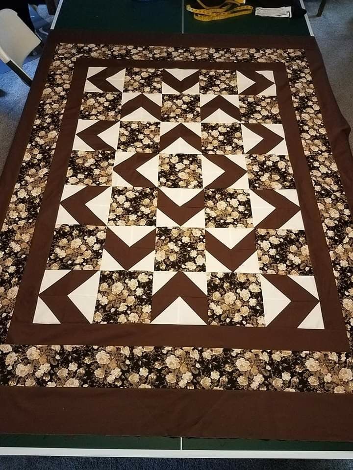 brown and white walk about quilt patterns
