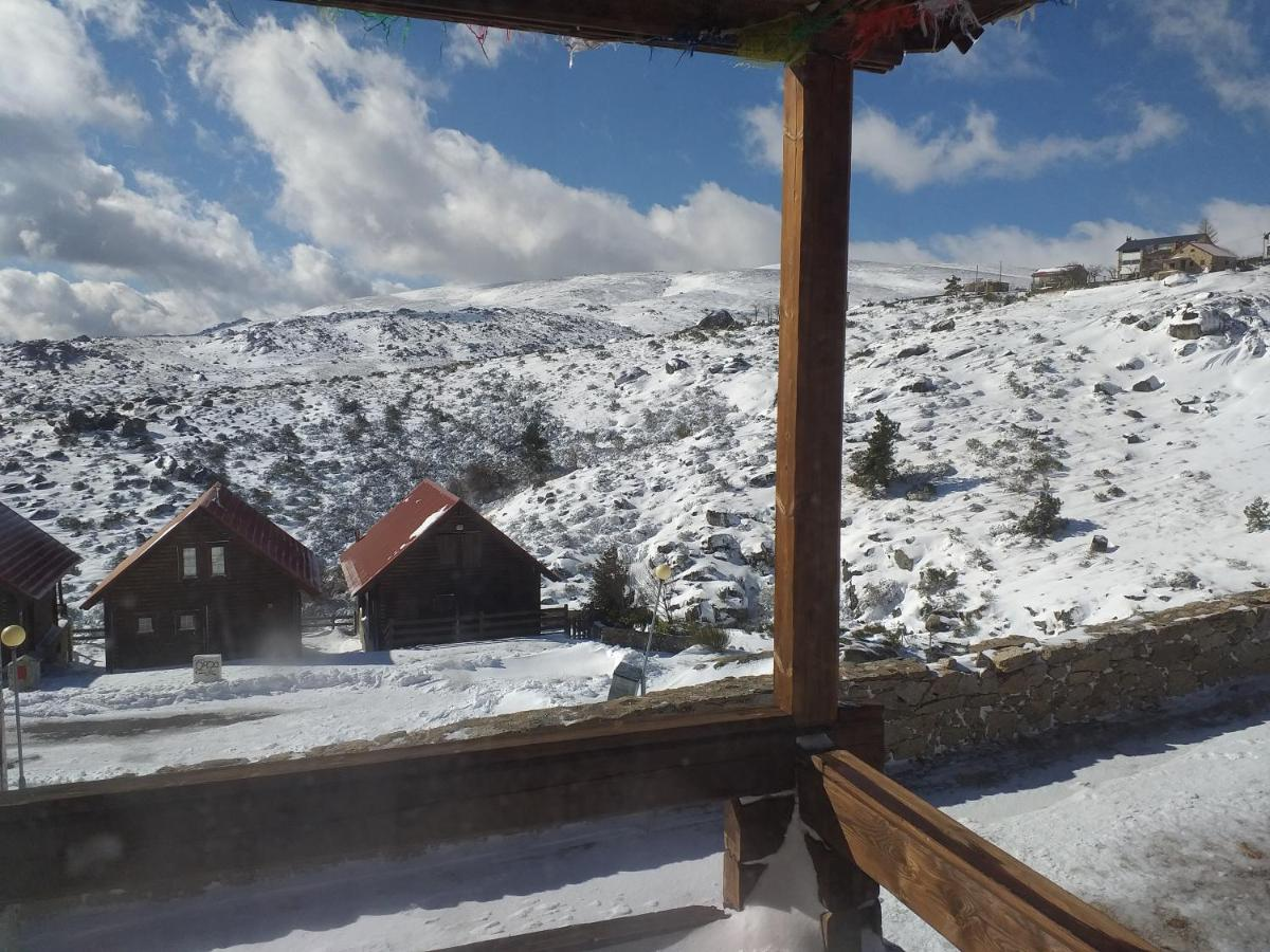 Serra com neve Chalés Refúgio Trilhos e Cumes- hoteis serra da estrela - BVML