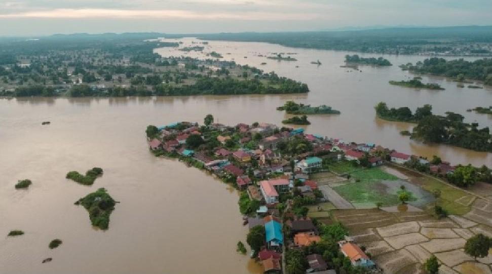 Precarious Mekong 29