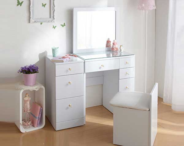 Màu sắc bàn tủ trang điểm nhôm kính  phù hợp với căn phòng