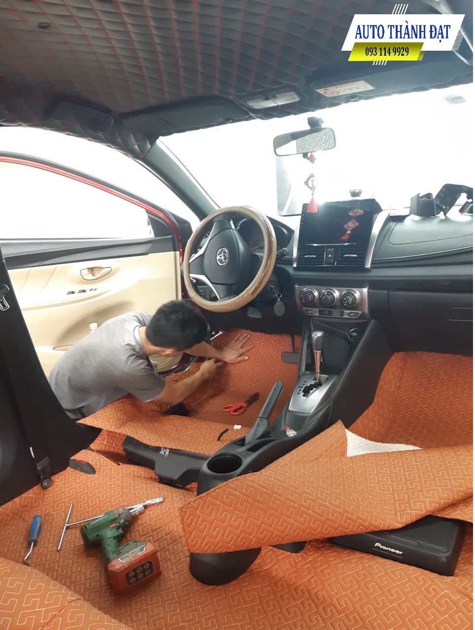 tham-lot-san-360-xe-nissan-navara
