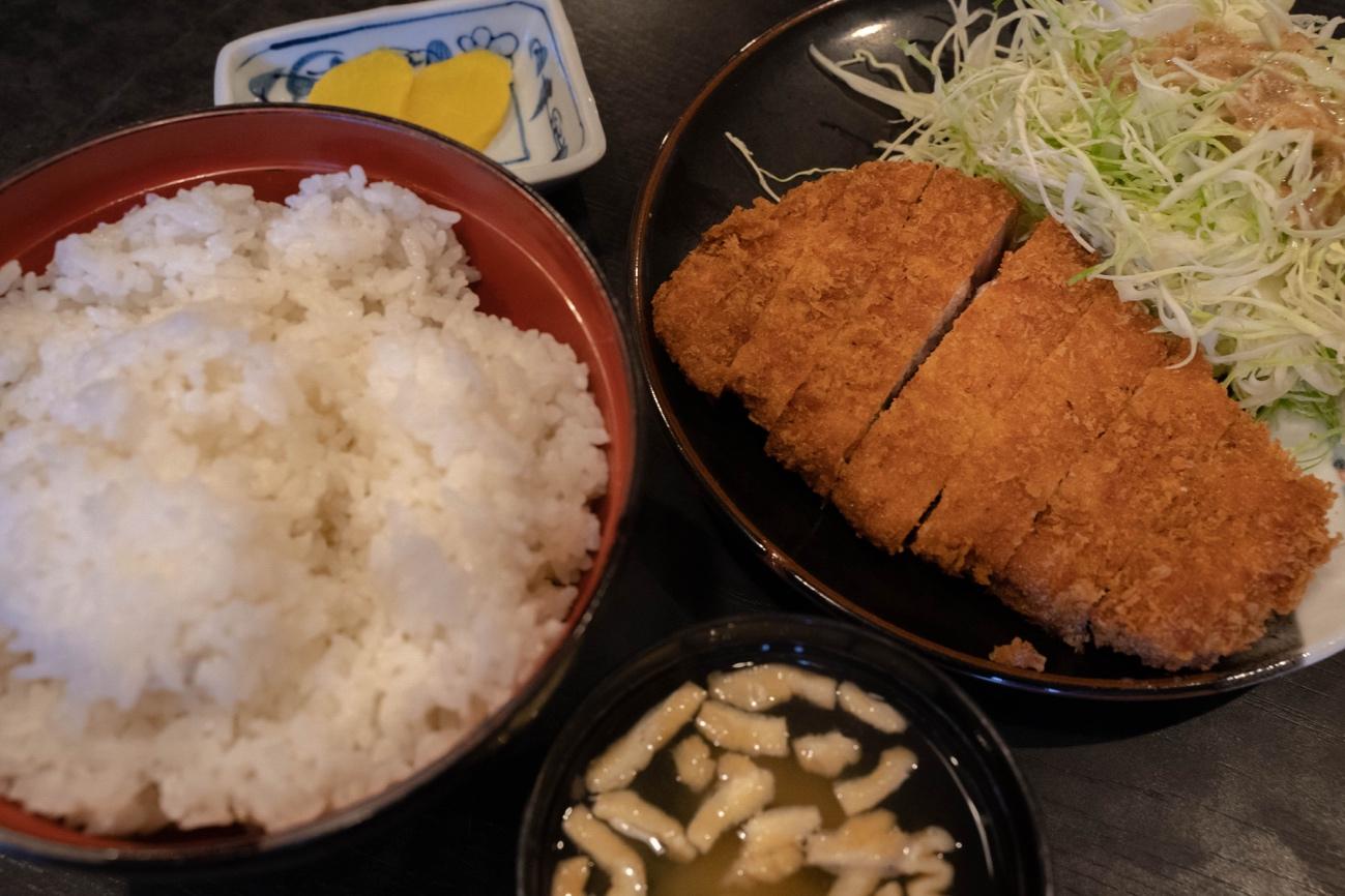 容器に入った食べ物

中程度の精度で自動的に生成された説明