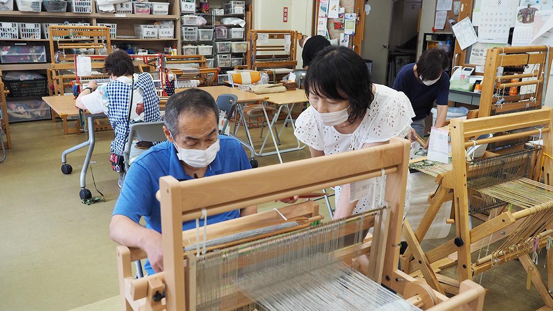 見出し3画像_嶋村吉洋社長が主催するワクセルのコラム_福祉のマルシェ(久保田優)さん_手作りの織物