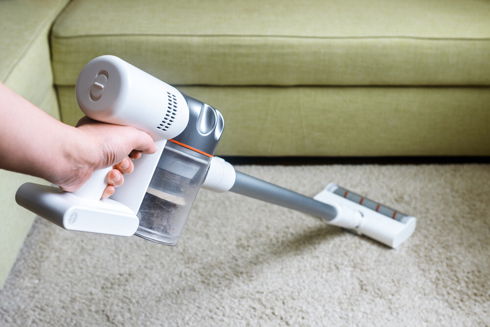 Stick Vacuums Vs. Uprights What’s The Difference?