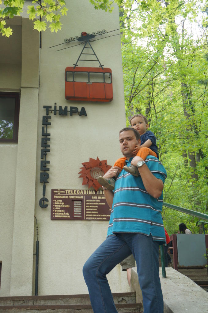 035352141-big.jpg